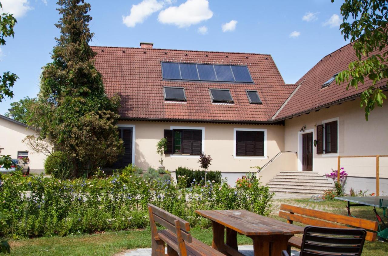 Landhaus Ferk 巴特拉德克斯堡 外观 照片